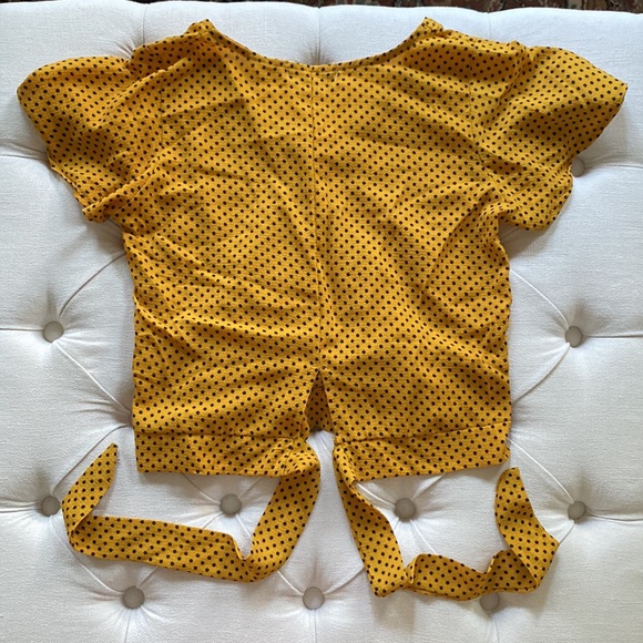 Polka Dot Blouse ✨ - Picture 5 of 5